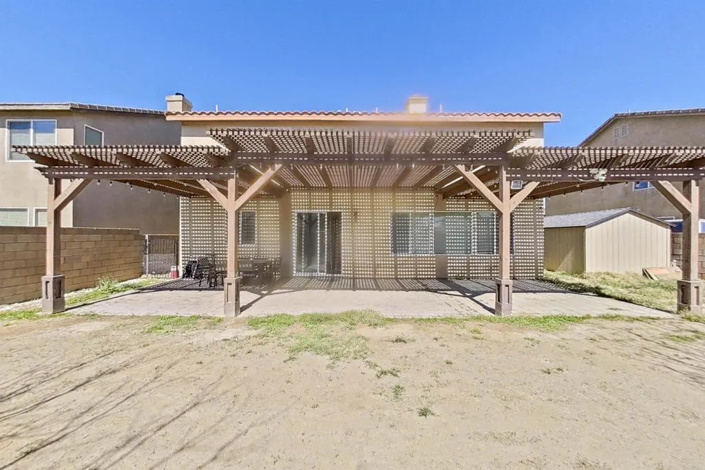 6048 Oak Fence Lane, Lancaster, California 93536 home-pic-31