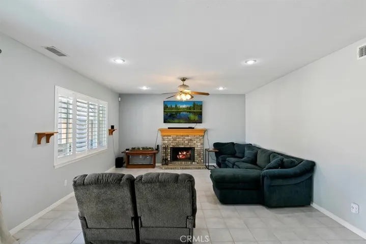 8379 Queen Anne Lane, Riverside, California 92508