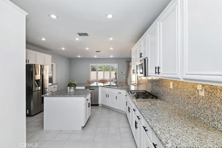 8379 Queen Anne Lane, Riverside, California 92508