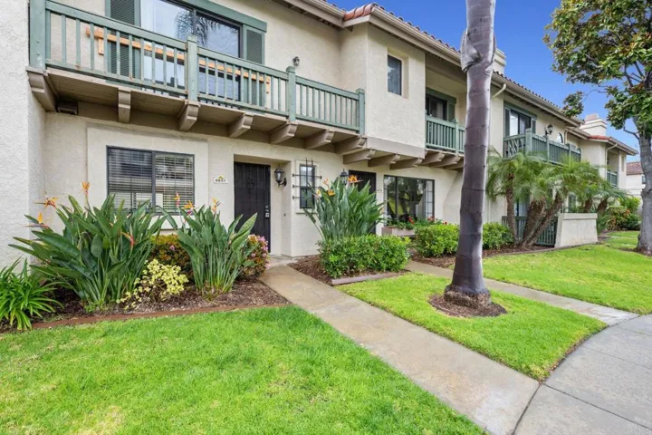 6837 Batiquitos Drive, Carlsbad, California 92011