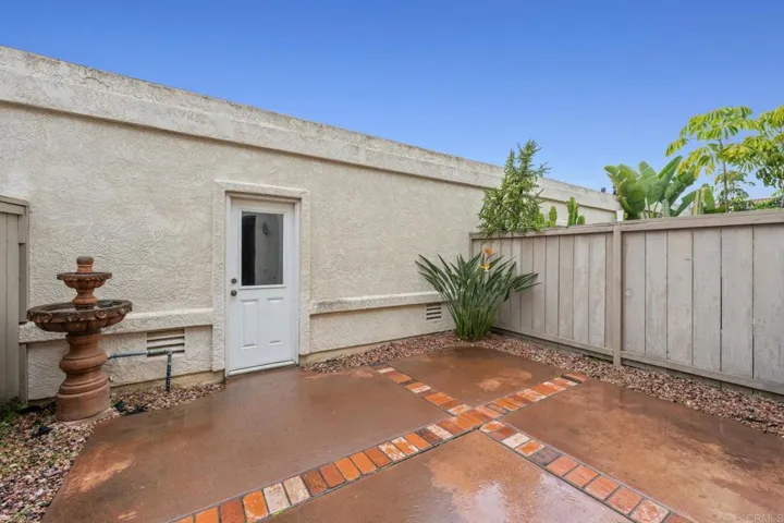 6837 Batiquitos Drive, Carlsbad, California 92011