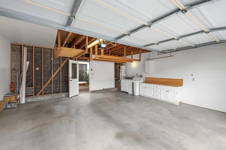 6837 Batiquitos Drive, Carlsbad, California 92011