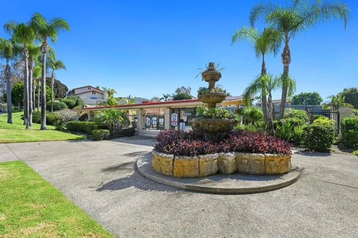 6837 Batiquitos Drive, Carlsbad, California 92011