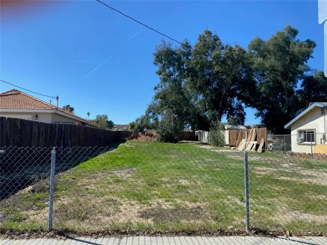 1232 Park, Perris, California 92570