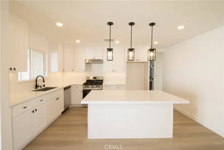 8373 Poinsettia Drive, Buena Park, California 90620