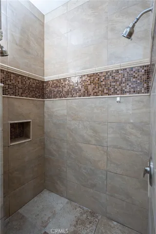 ADU - Shower