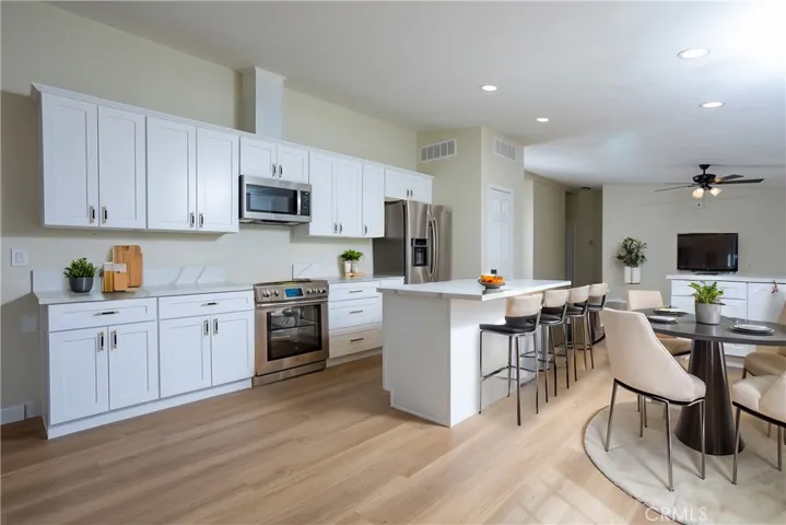Virtual staging - kitchen