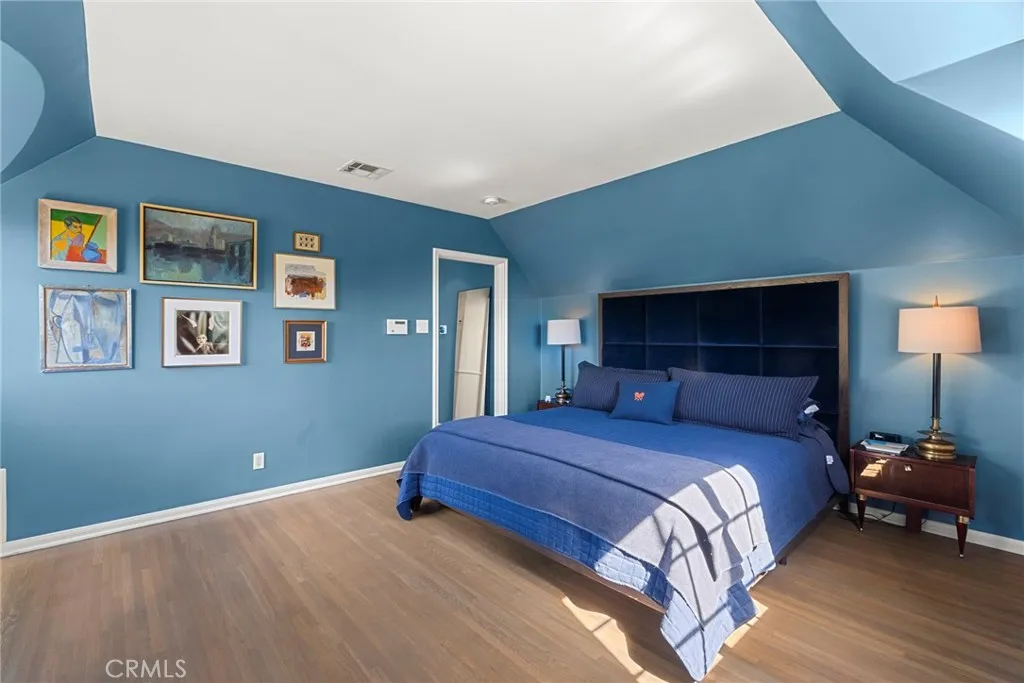 1270 N Wetherly Drive, Los Angeles, California 90069 home-pic-44