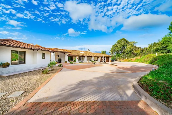 1505 La Plaza Drive, San Marcos, California 92078