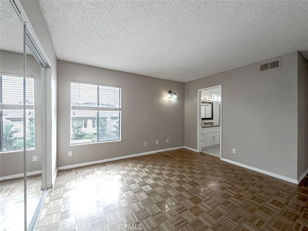 1245 East California Avenue 19, Glendale, California 91206 home-pic-20