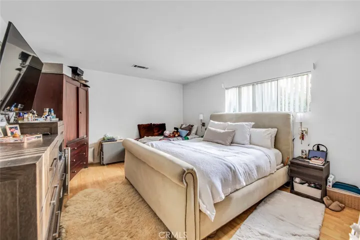 17520 Kingsbury Street, Granada Hills, California 91344