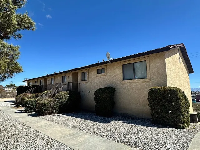 16097 Muni Road, Apple Valley, California 92307