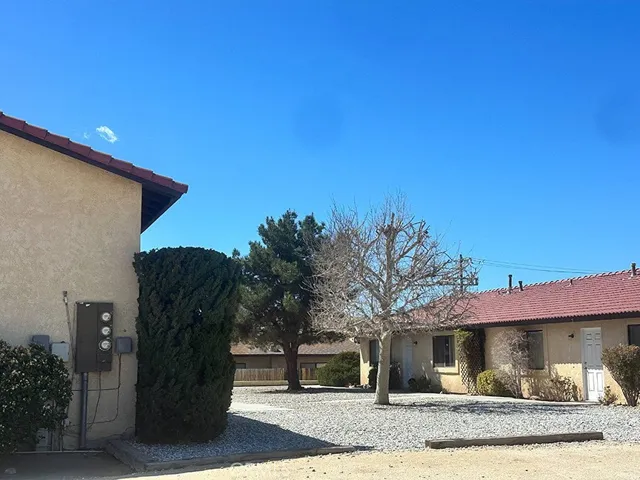 16097 Muni Road, Apple Valley, California 92307