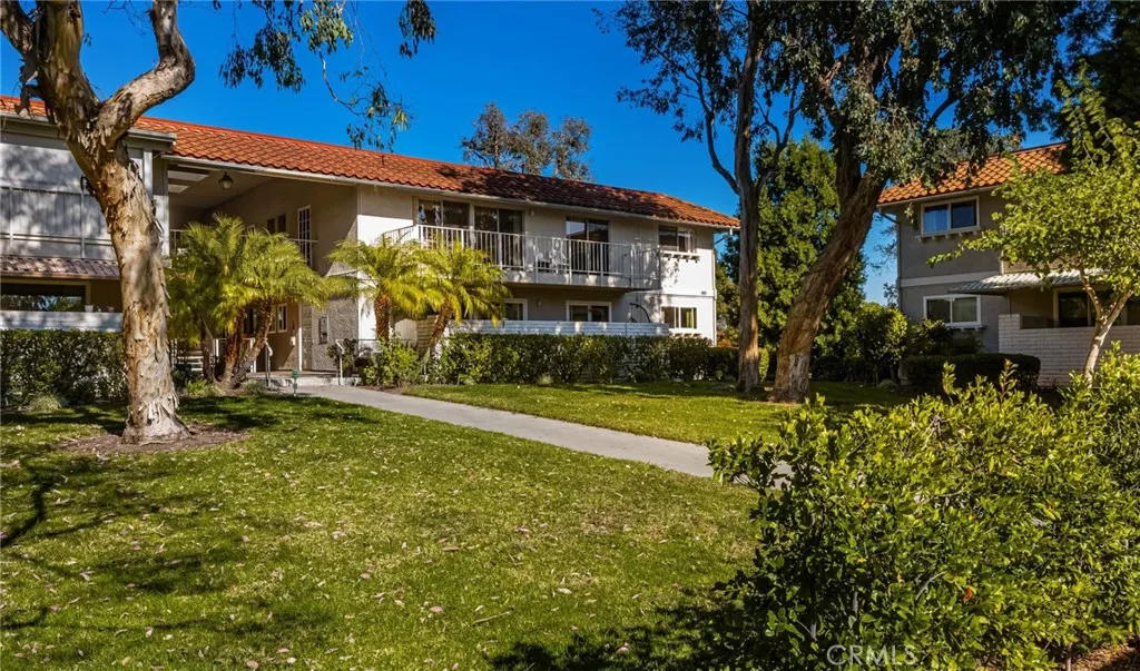 660 Avenida Sevilla P, Laguna Woods, California 92637 home-pic-0