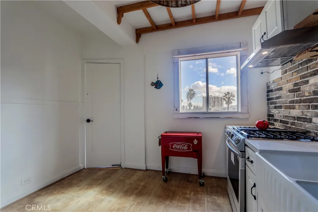 1030 E Ocean Boulevard 401, Long Beach, California 90802 home-pic-18