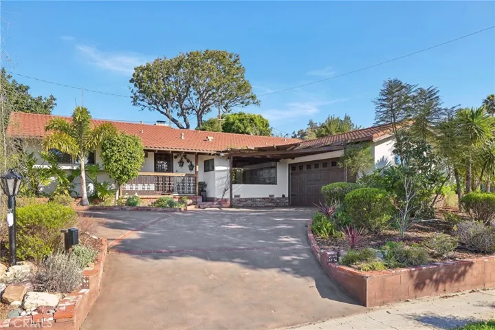5369 Loma Vista Road, Ventura, California 93003