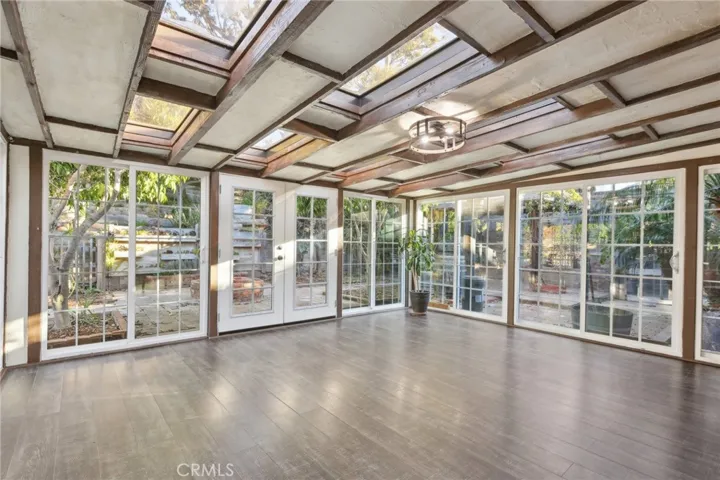 5369 Loma Vista Road, Ventura, California 93003