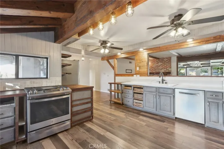 5369 Loma Vista Road, Ventura, California 93003