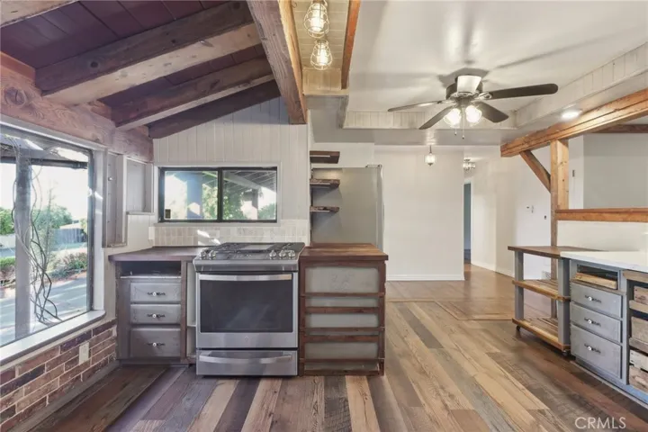 5369 Loma Vista Road, Ventura, California 93003