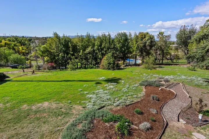 2488 Via Del Aquacate, Fallbrook, California 92028