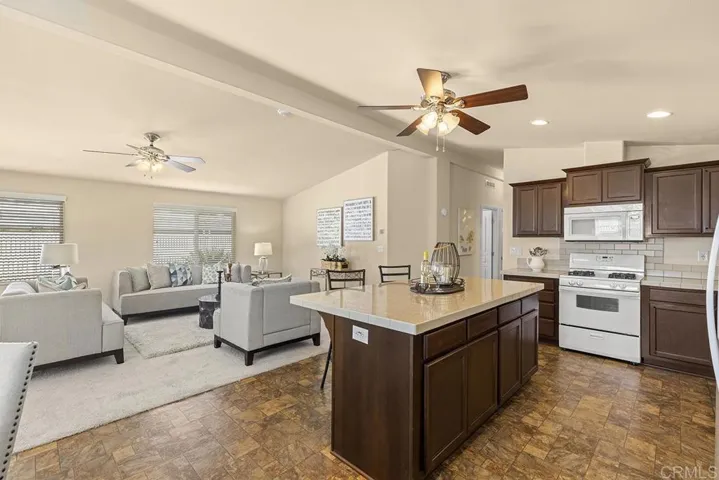 525 W El Norte Parkway 39, Escondido, California 92026