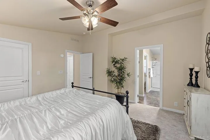 525 W El Norte Parkway 39, Escondido, California 92026