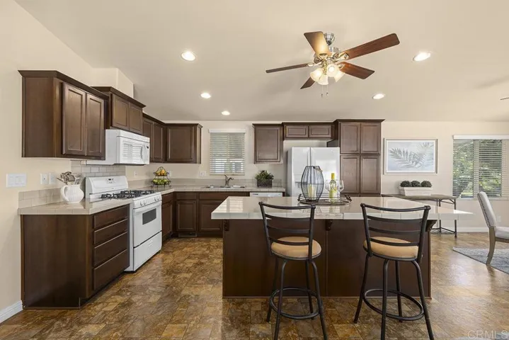 525 W El Norte Parkway 39, Escondido, California 92026