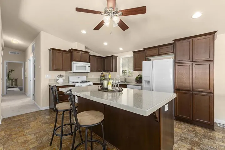 525 W El Norte Parkway 39, Escondido, California 92026