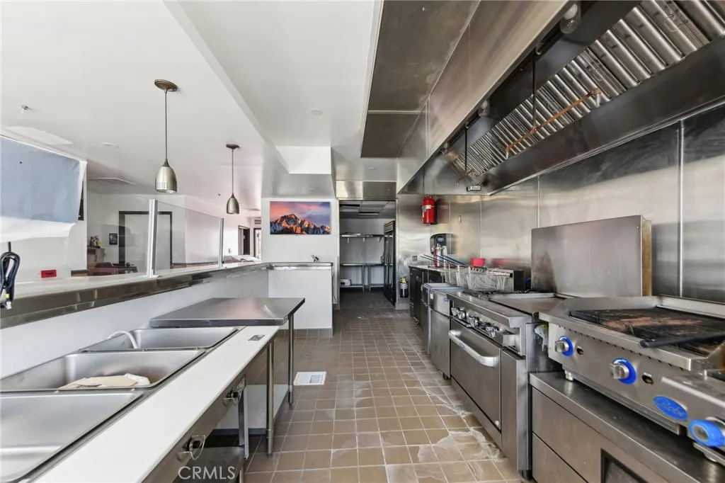 9320 Long Beach Boulevard, South Gate, California 90280 home-pic-23