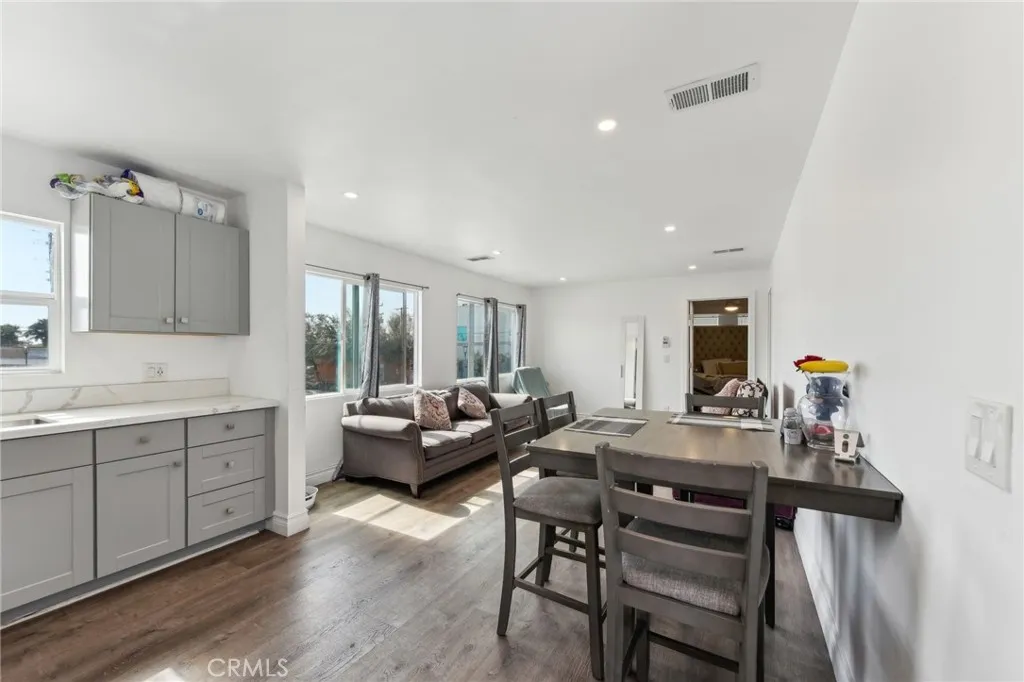 9320 Long Beach Boulevard, South Gate, California 90280 home-pic-8