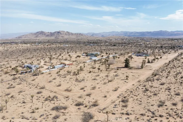 3155 Thermal Lane, Yucca Valley, California 92284