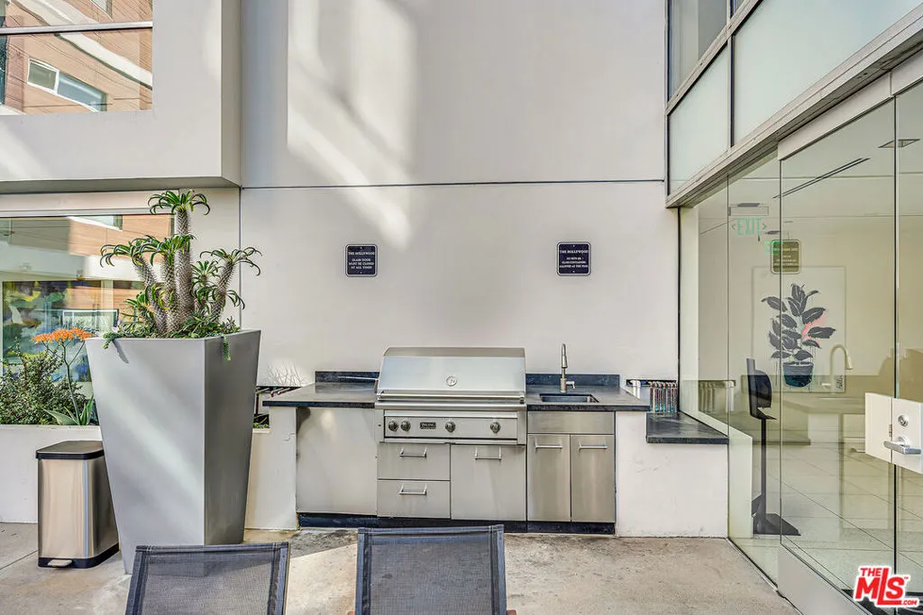 6735 Yucca Street 101, Los Angeles, California 90028 home-pic-28