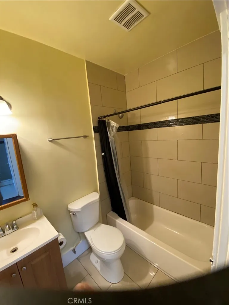 1331 Atlantic Avenue, Long Beach, California 90813 home-pic-18