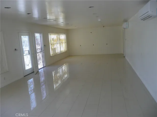 1331 Atlantic Avenue, Long Beach, California 90813 — photo 4
