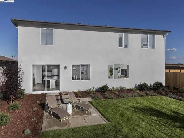 Photo is not of the actual home, but is an inspirational photo of builder’s model home.