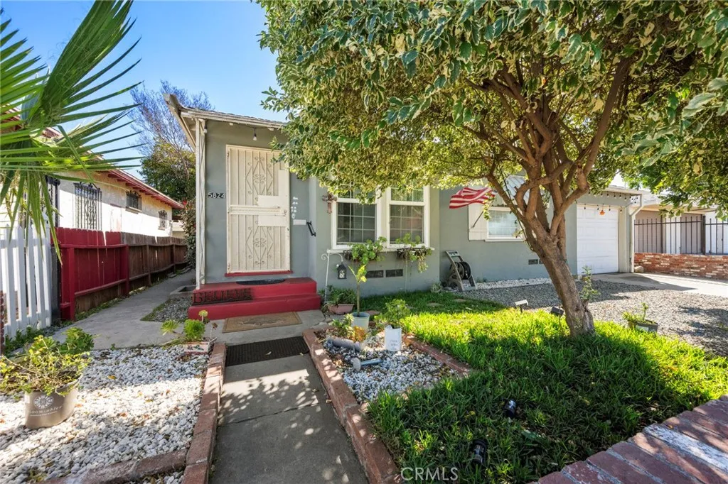 5824 Heliotrope Avenue, Maywood, California 90270, 2 Bedrooms Bedrooms, ,1 BathroomBathrooms,Residential,For Sale,Heliotrope,TR25048203