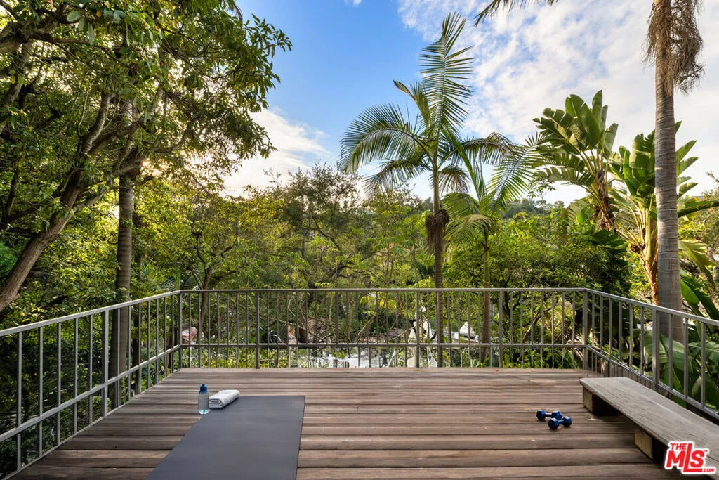 9430 Readcrest Drive, Beverly Hills, California 90210 home-pic-21