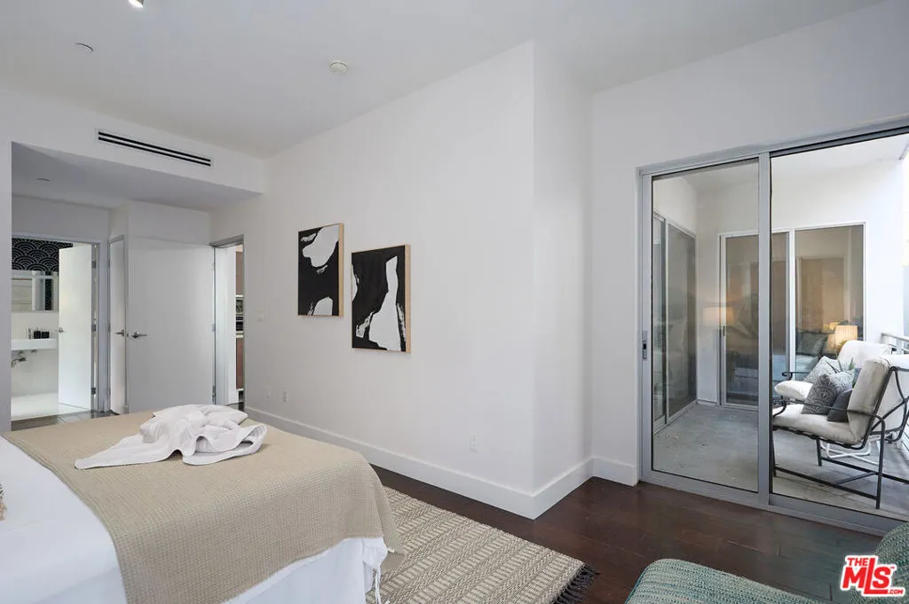 6735 Yucca Street 109, Los Angeles, California 90028 home-pic-12