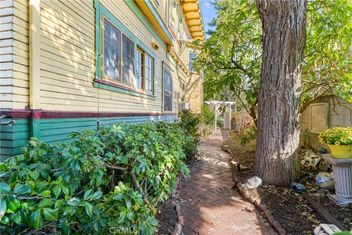 1106 North Spurgeon Street, Santa Ana, California 92701