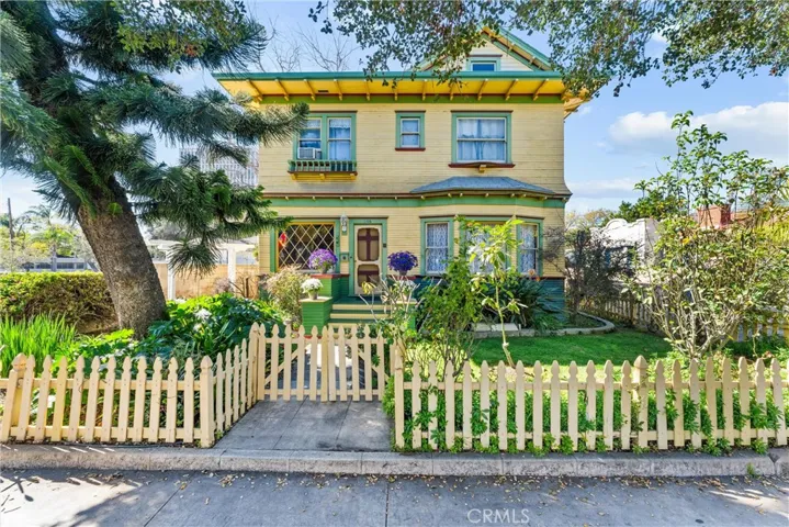 1106 North Spurgeon Street, Santa Ana, California 92701