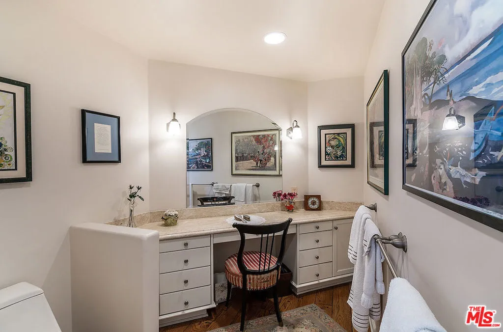 1284 Lago Vista Drive, Beverly Hills, California 90210 home-pic-22