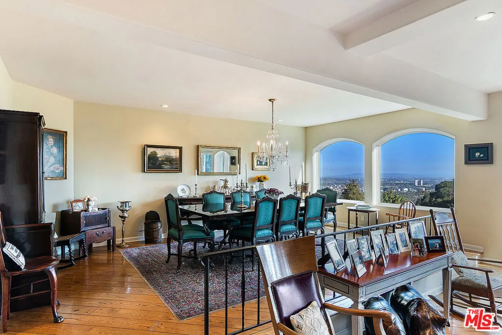 1284 Lago Vista Drive, Beverly Hills, California 90210 home-pic-12