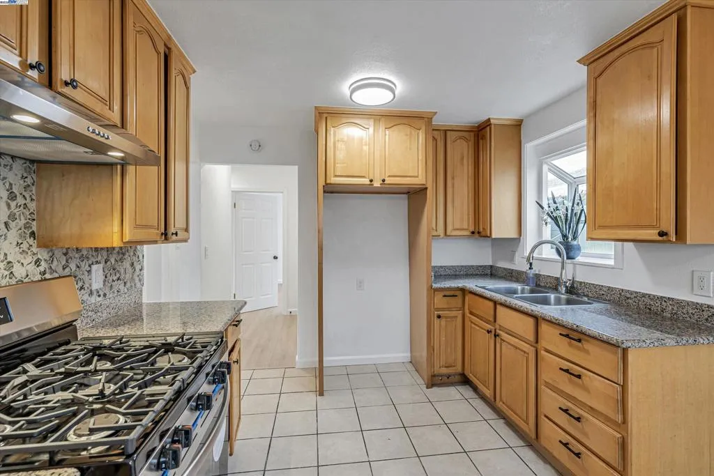 134 S 41st St, Richmond, California 94804 home-pic-8