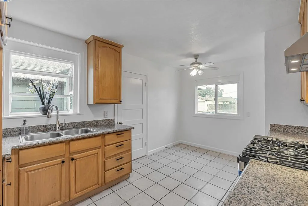 134 S 41st St, Richmond, California 94804 home-pic-6