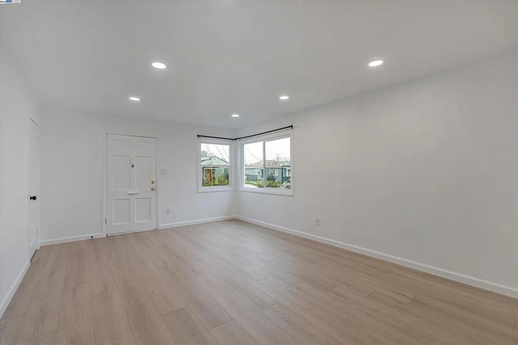 134 S 41st St, Richmond, California 94804 home-pic-5