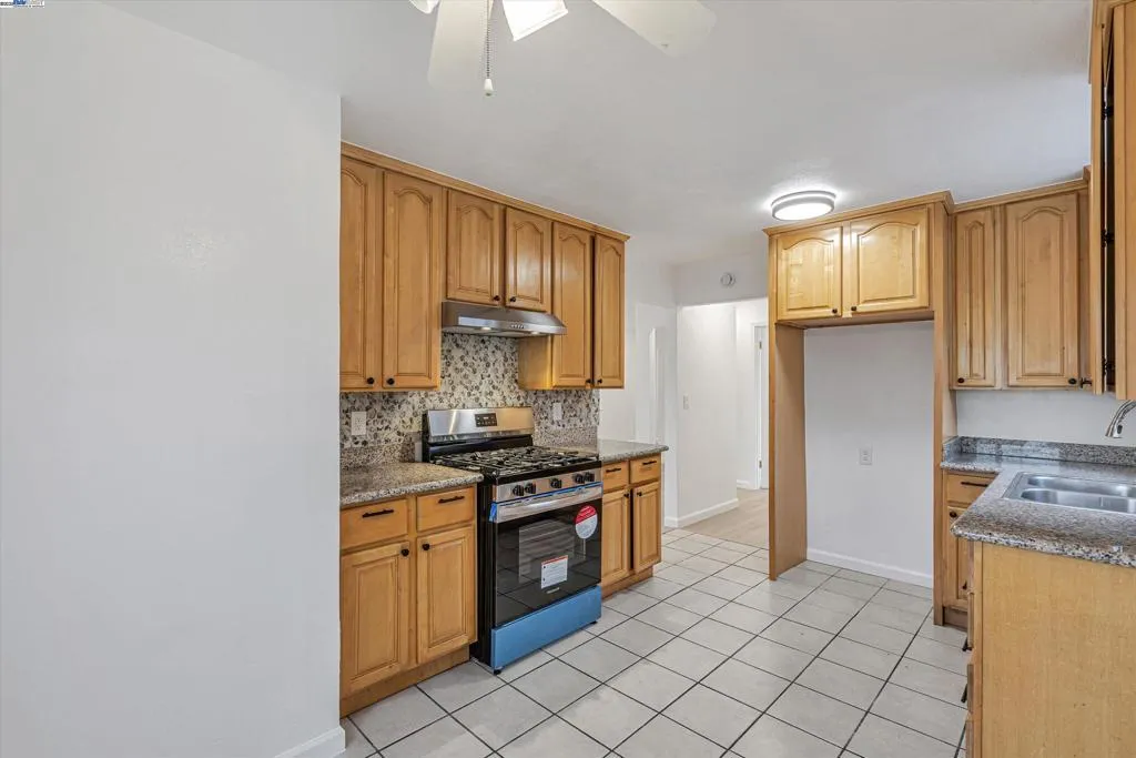 134 S 41st St, Richmond, California 94804 home-pic-7