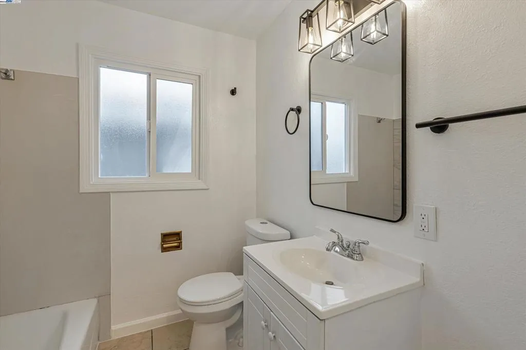 134 S 41st St, Richmond, California 94804 home-pic-21