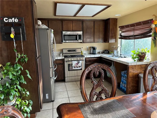 40123 168th Street E, Palmdale, California 93591