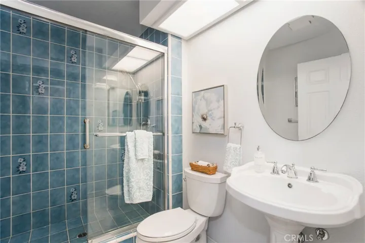 #2 Bathroom - Main Level
