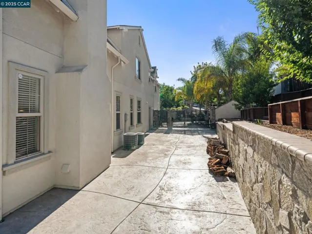 1006 Regatta Pt, Hercules, California 94547